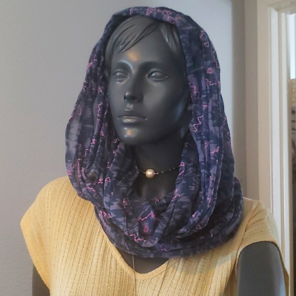 SCARF - Picture 5 of 8